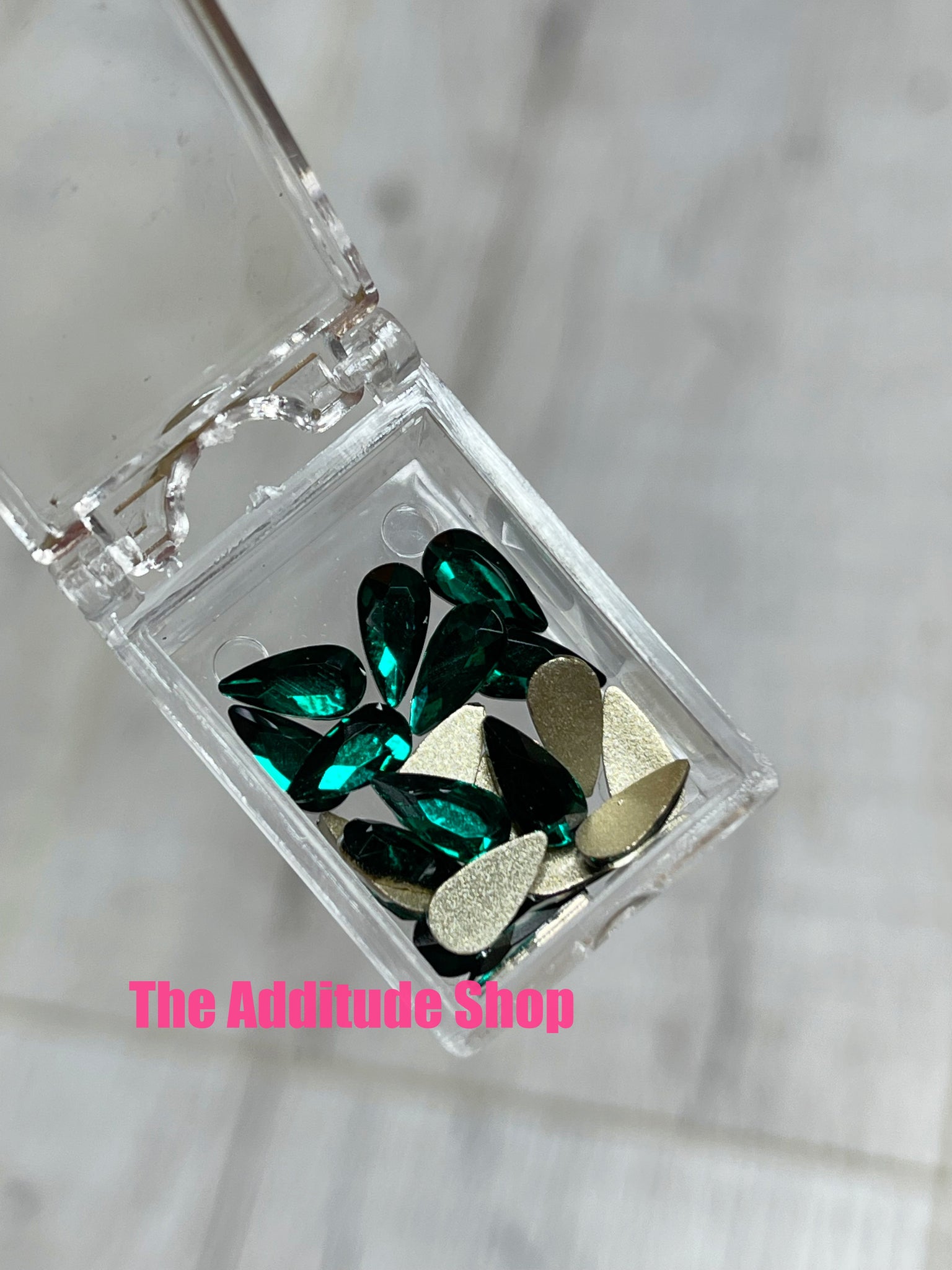 Emerald Green-400 Pieces Nail Crystals Rhinestones Gems – The Additude Shop